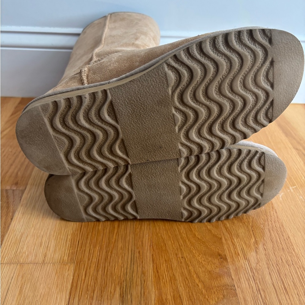 PAWJ California Vegan Uggs Tan Suede Fur-Lined Boots - Size 8 - Picture 3 of 4